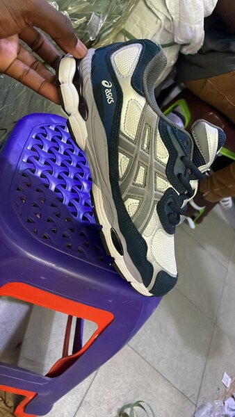 Chaussures de sport ASICS