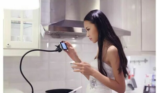 Support flexible pour smartphone