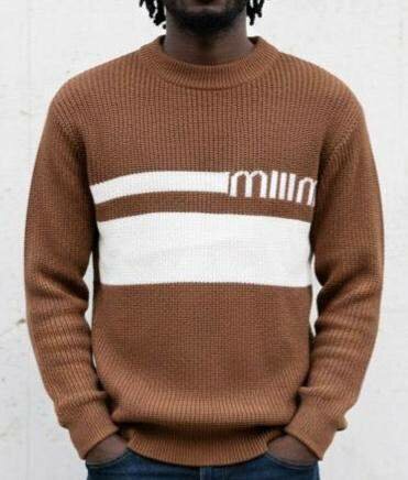 Pull en tricot marron élégant