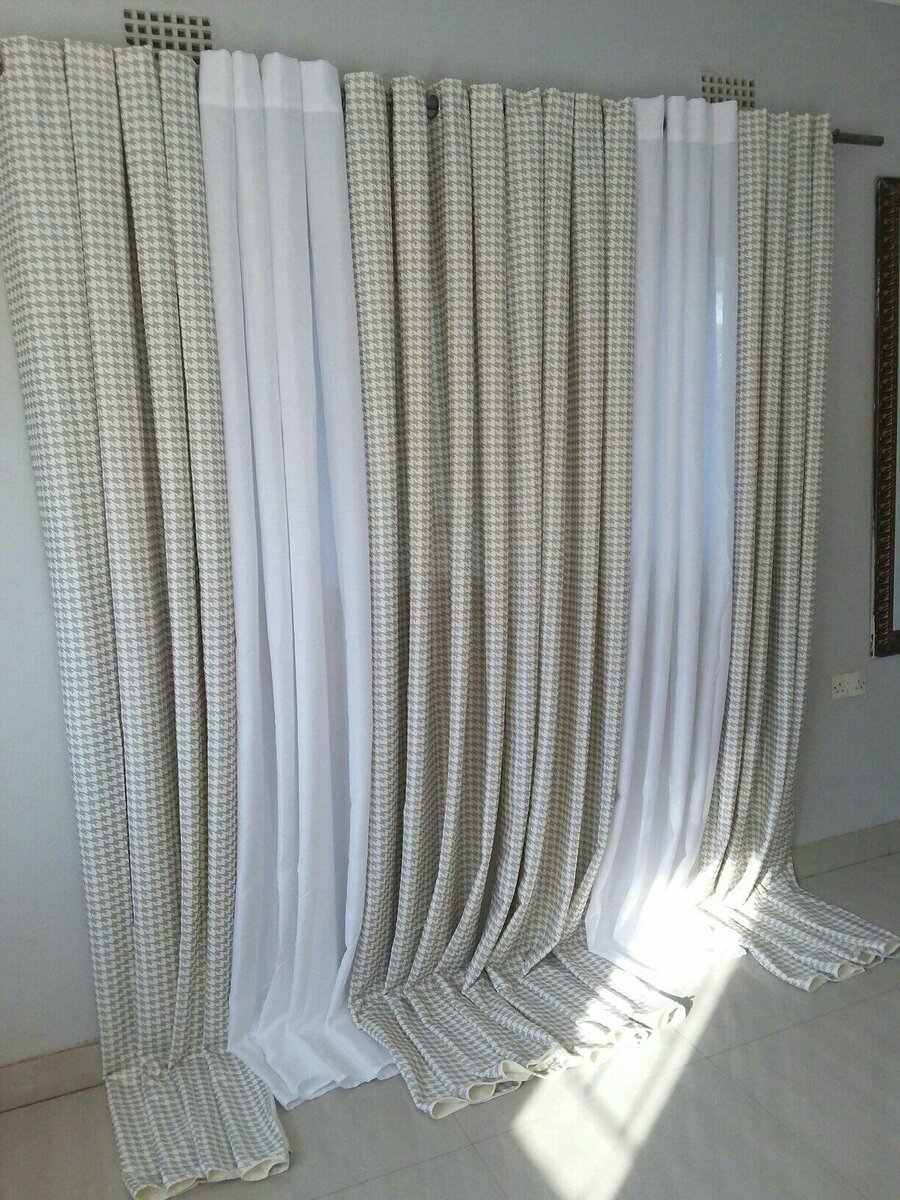 2 drops of curtains squared beige and white