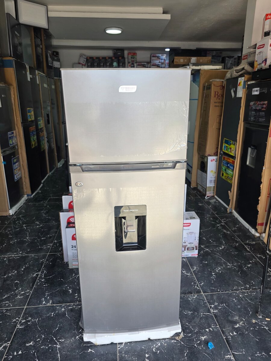 Réfrigérateur inox avec distributeur