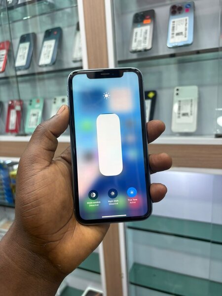 iPhone XR Bleu 64giga