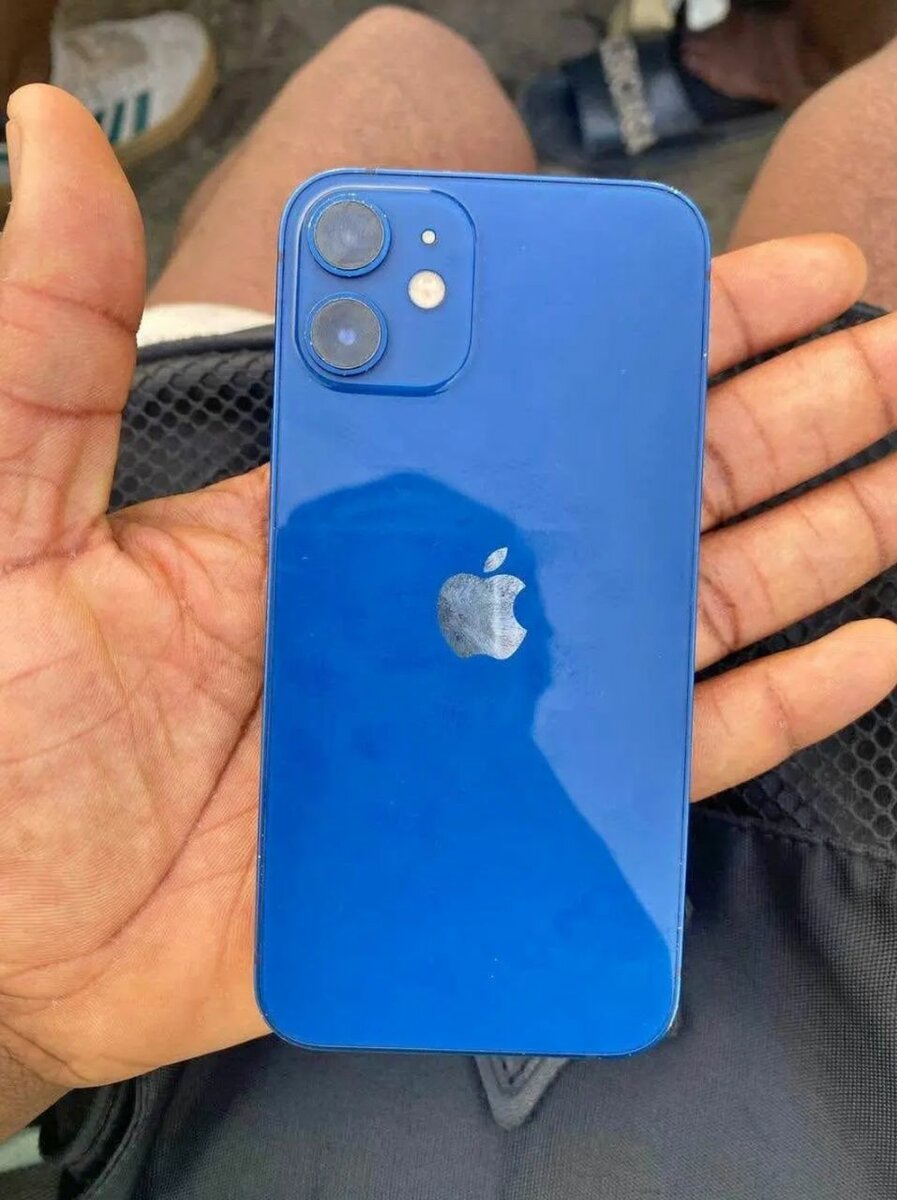 iPhone 12 Bleu 64 Go