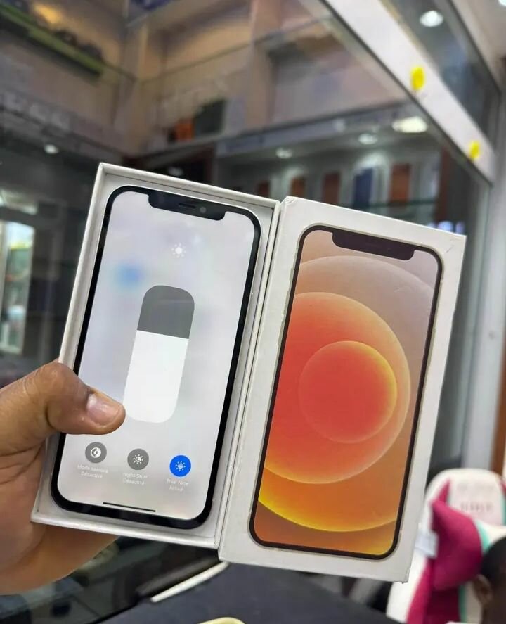 iPhone 12 - Blanc 64Go