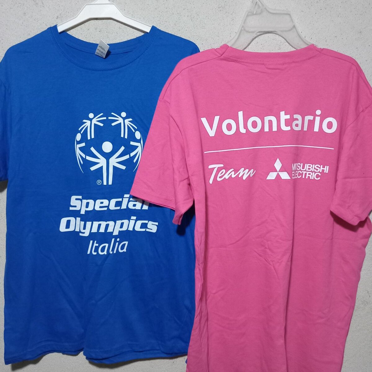 2 T-shirts friperie 1er choix