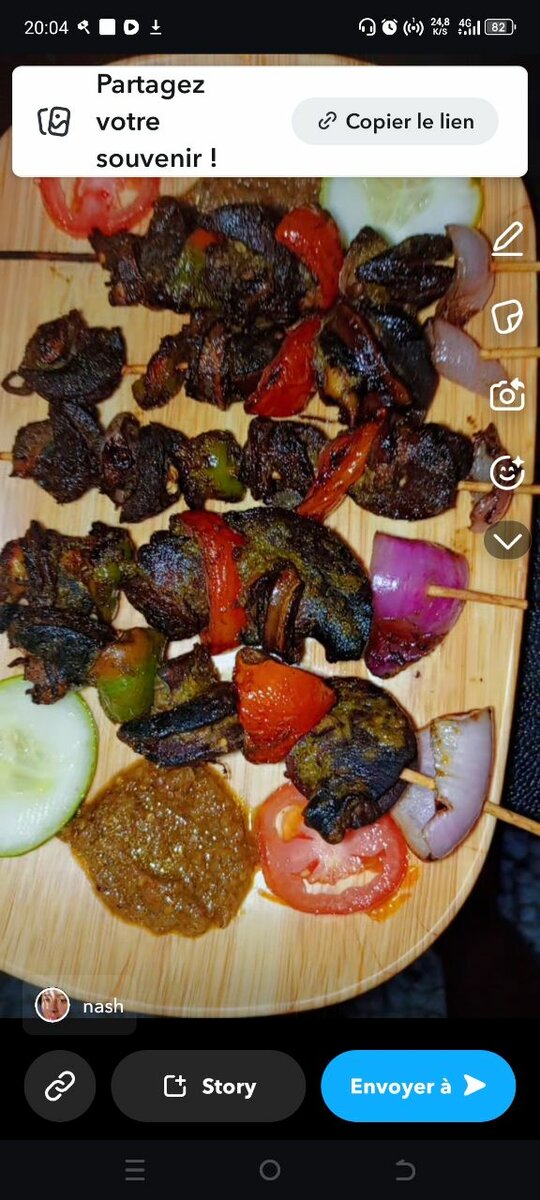 Plat de brochette d'escargot