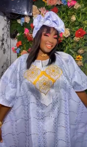Tenue traditionnelle élégante