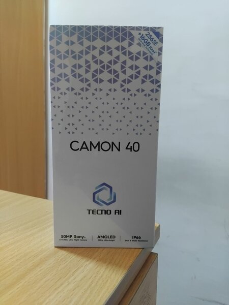 Tecno camon 40