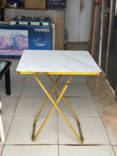 Table pliante marbre chic