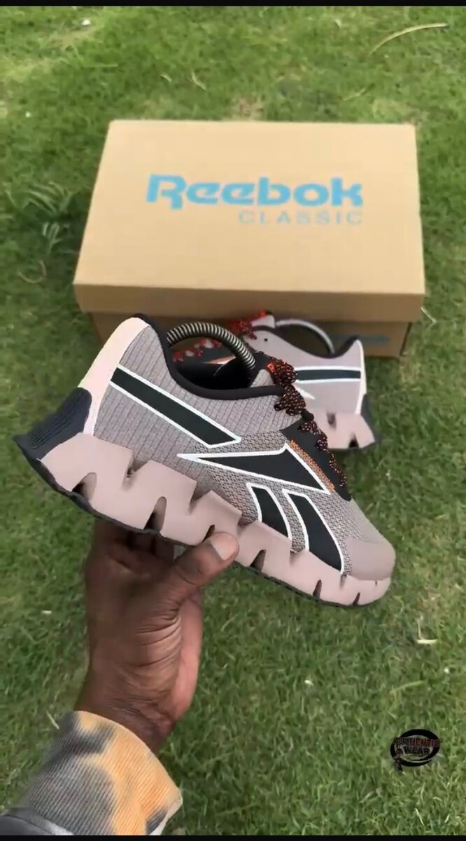 BASKETS REEBOK CLASSIC