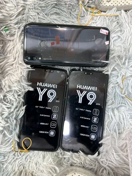 Huawei Honor 8X et Y9