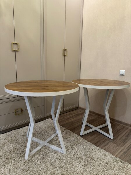 Продаются качественные два стола