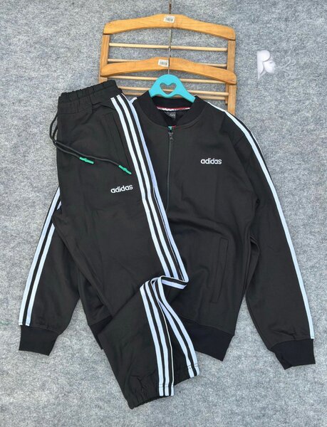 Costumes de sport homme