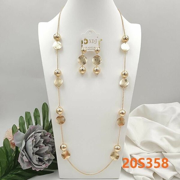 Parure Collier et Boucles d'oreilles Élégantes