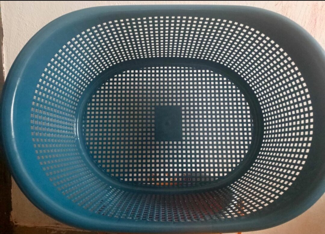 Panier à linge perforé