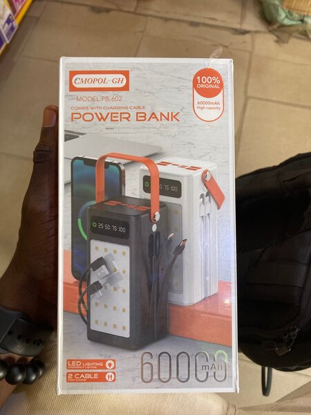 C.mopol Powerbank (60,0000mah)