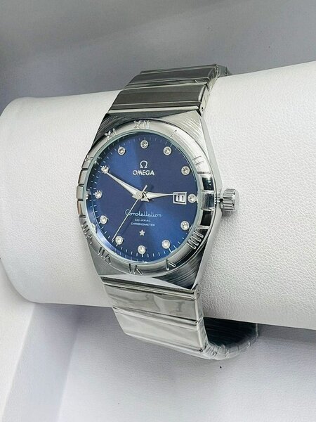 Montre de luxe disponible