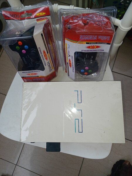 Console Sony PS2 avec Manettes