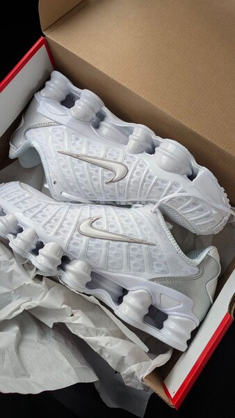 Baskets Nike blanches