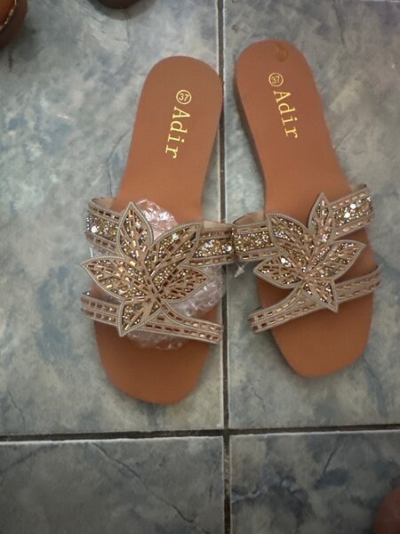 Chaussons élégants à strass