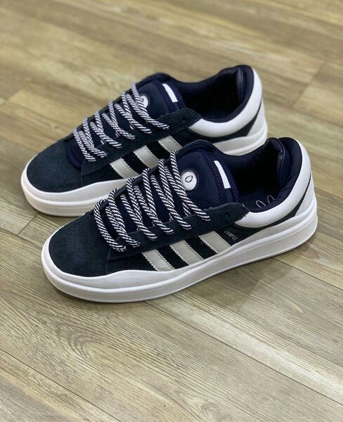 Sneakers tendance bleu et blanc