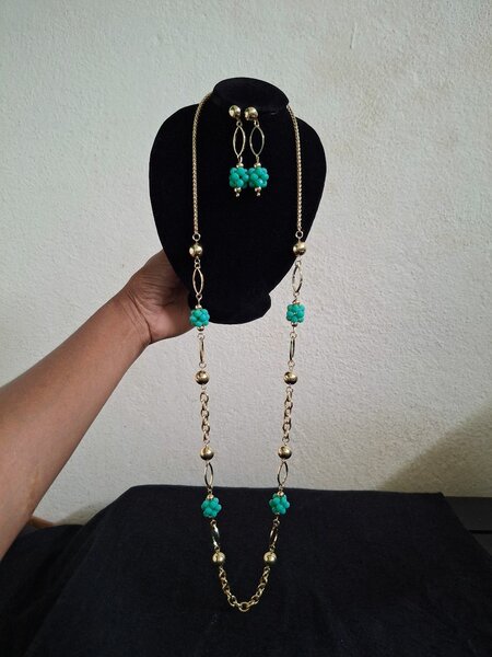 Parure élégante dorée et verte