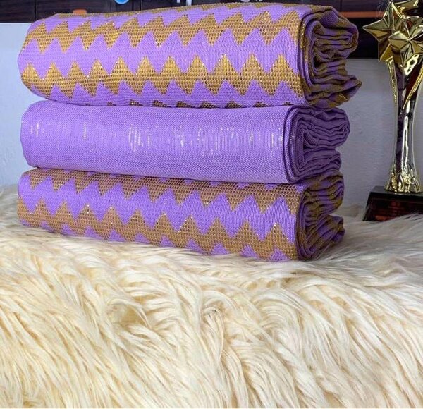 Tissus colorés en motifs ethniques