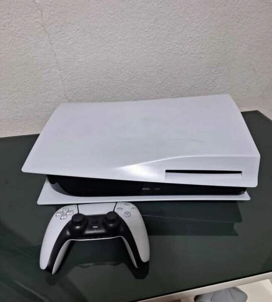 Console PS5 avec manette