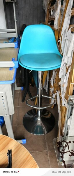Tabouret de bar bleu moderne
