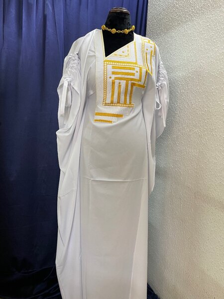 Robe caftan blanc brodé