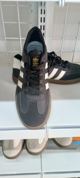 Baskets noires confortables
