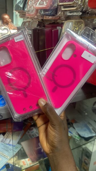 Coque iPhone avec rangement précis