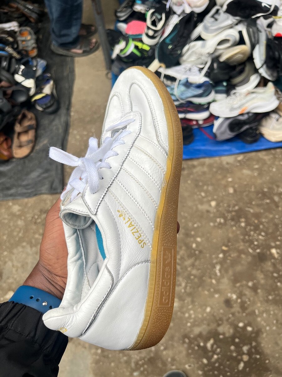 Sneakers blanches en cuir élégantes