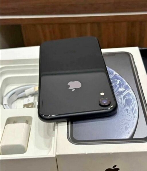 iPhone XR Noir Débloqué