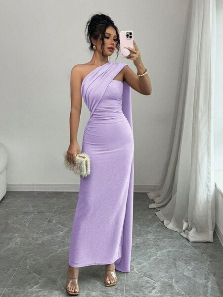 Robe longue asymétrique élégante