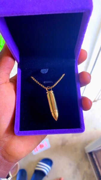 Pendentif Balle Dorée Élégant