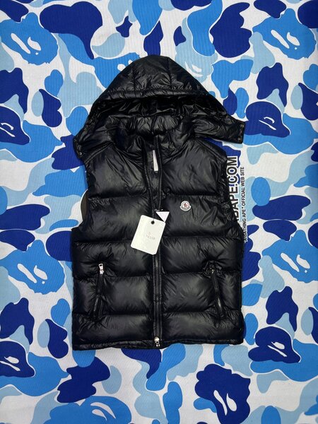 Жилетка Moncler