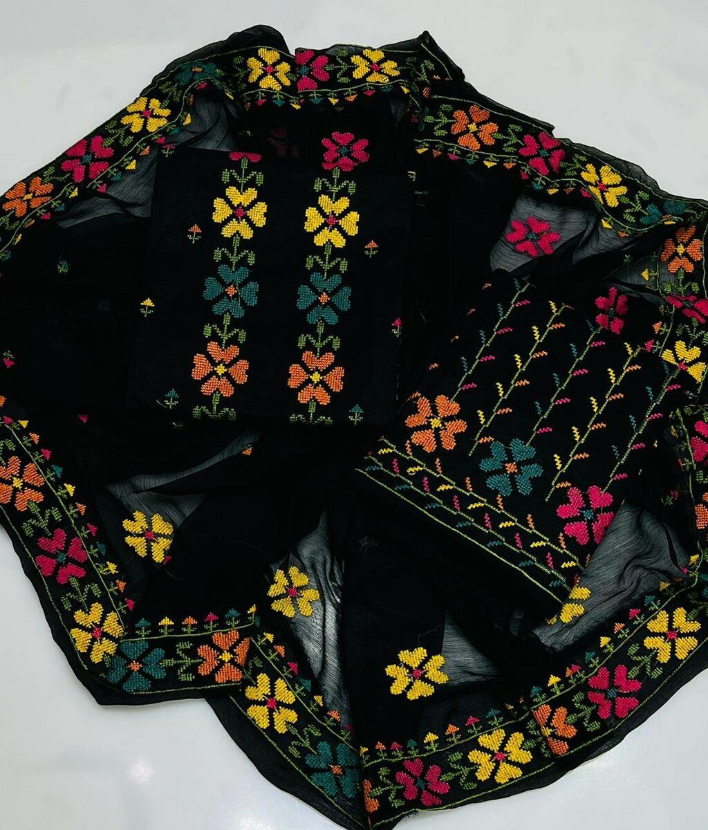 3 pcs women's unstitched Embroidered Lawn suit