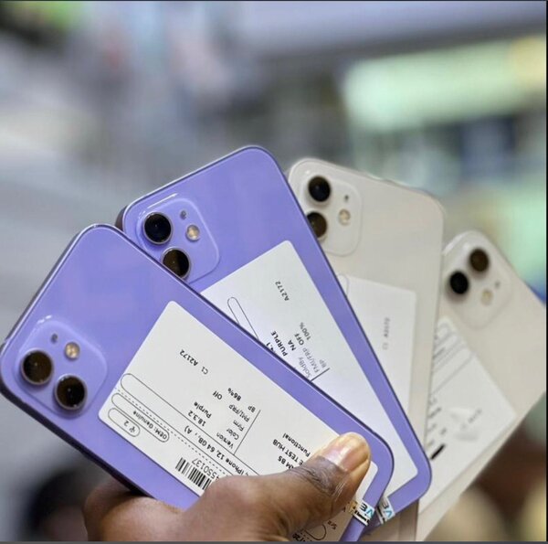 iPhone 12 simple casi neuf