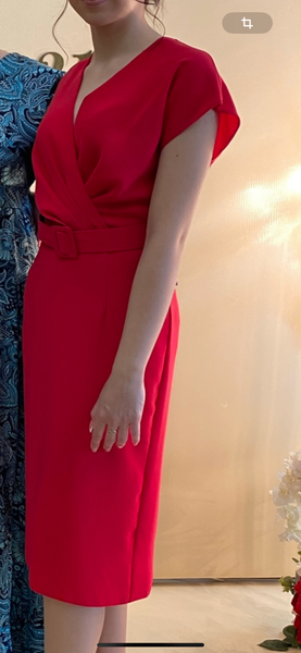 Вечернее платье с ремешком