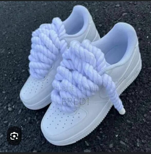 Sneakers blanches innovantes