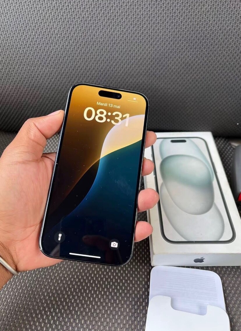 iPhone 15 simple 128Go Noir