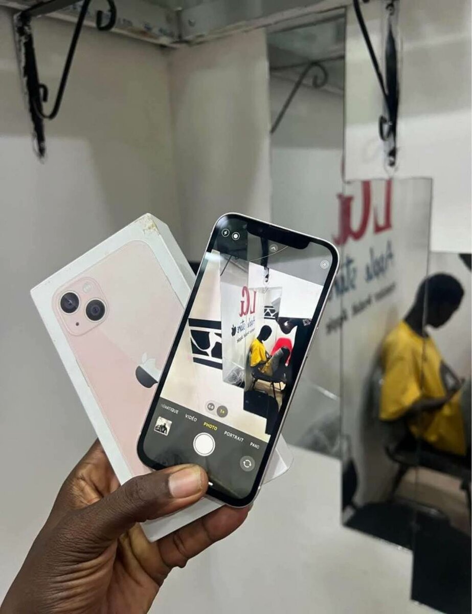 iPhone 13 Rose - 128GB Neuf