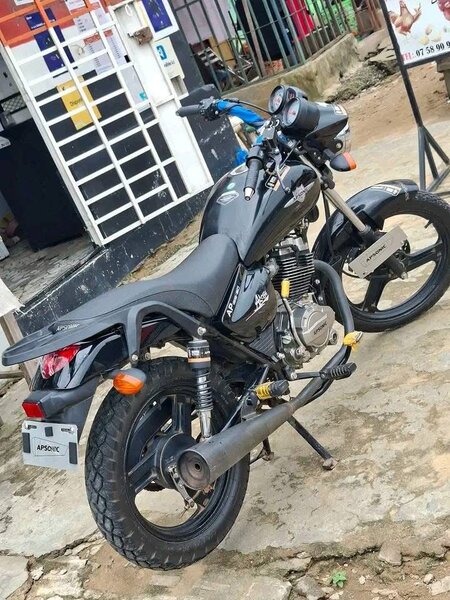 Moto Apsonic 125cc Noire