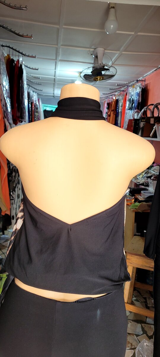 Top dos nu en imprimé léopard