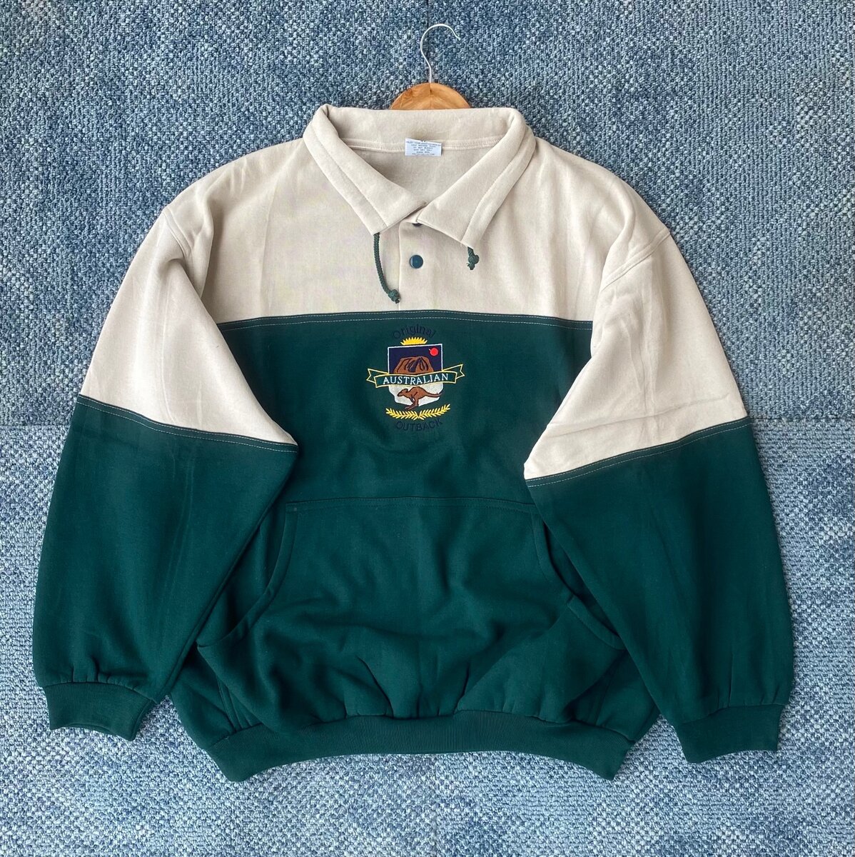 Sweatshirt
