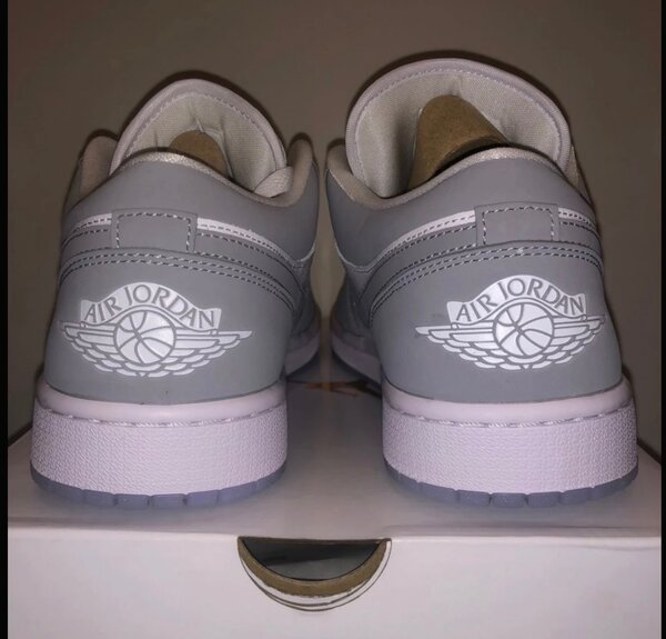 Air jordan grey color