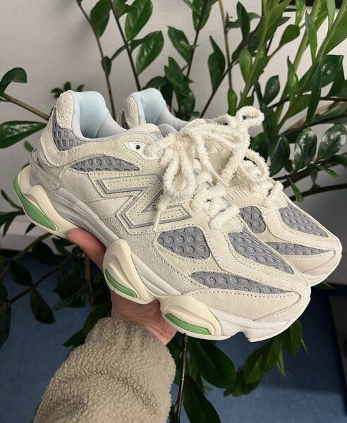 New Balance 9060s - Bricks & Wood