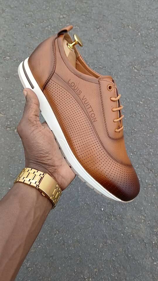 Chaussures pour homme :Louis Vuitton