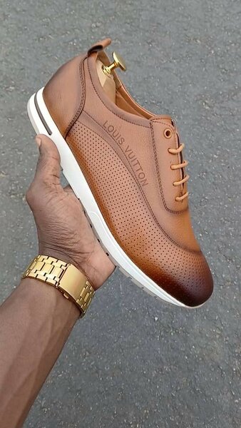 Chaussures pour homme :Louis Vuitton